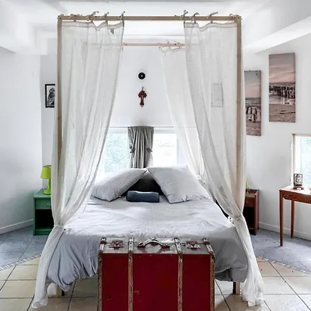 Le Chateau Semesterbostad